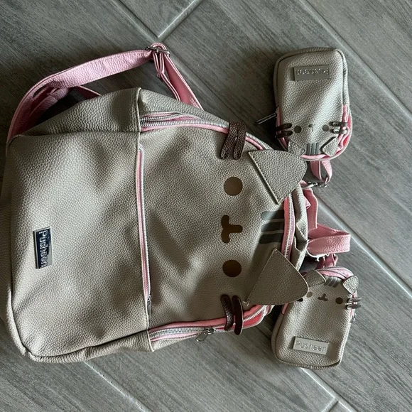 Pusheen mini backpack + two key chain set - Picture 2 of 2